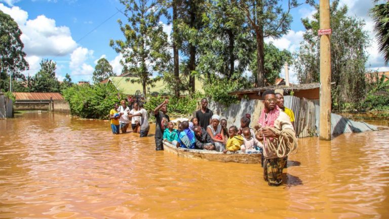 KATASTOFALNE POPLAVE ODNELE JOŠ VIŠE ŽIVOTA! Pola države je poplavljeno, a vlada moli za pomoć (VIDEO)