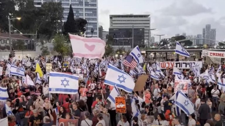 VELIKE DEMONSTRACIJE U IZRAELU! Zahtevaju od Netanjahua da vrati taoce! (VIDEO)