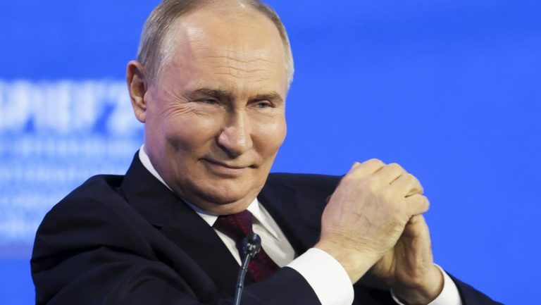 PUTINOVE ĆERKE NAPOKON U JAVNOSTI! “Naslednice” ruskog predsednika na VAŽNOM događaju, a evo i ko su i čime se bave