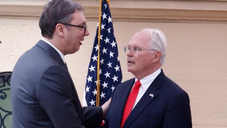 PRIJEM U AMBASADI AMERIKE! Došao Vučić i članovi Vlade – “Srbija i SAD saveznici u presudnim istorijskim trenucima”