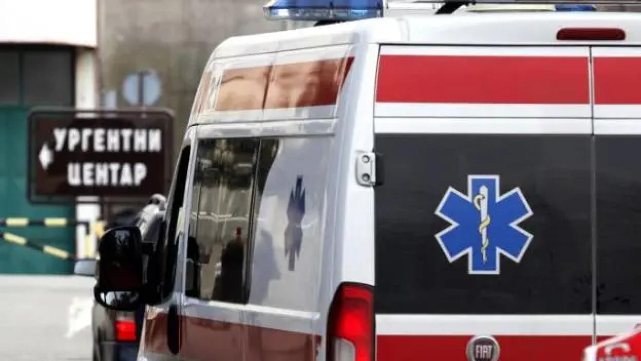 POVREĐEN MUŠKARAC U BEOGRADU Nepoznati napadači mu naneli povrede SEKIROM, hitno prevezen u UC