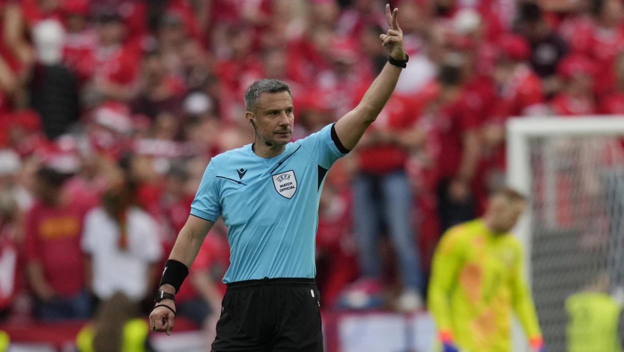 Slavko Vinčić sudi polufinale Evropskog prvenstva između Španije i Francuske