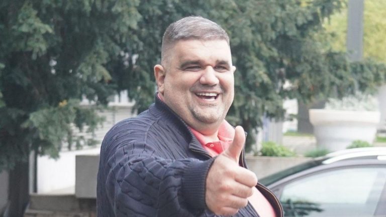 On je JEDINI muzički menadžer koji ima MUZIČKO OBRAZOVANJE – Saša Mirković uspeo ono što mnogi nisu: “Dobro je činiti dobro”