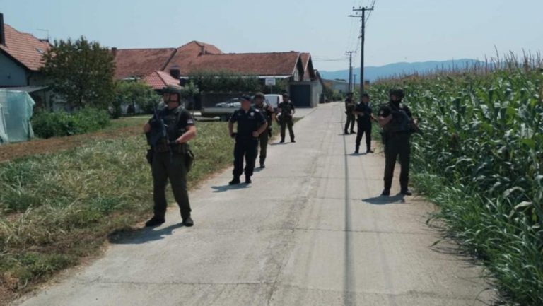 EKSKLUZIVNO! Reporteri “SD” na licu mesta sa Žandarmerijomu poteri za krvnikom koji je ubio srpskog policajca! (FOTO)