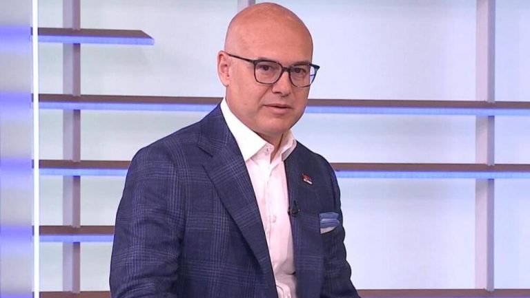 “AJD NA RESPIRATOR, PODRŽAVAMO TE DA SE NE OPORAVIŠ” Monstruozne poruke upućene premijeru Vučeviću nakon vesti da je pozitivan na koronavirus