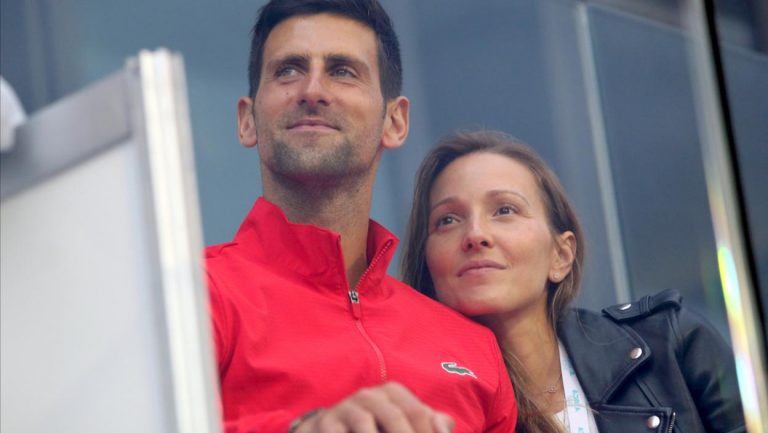 APSOLUTNI HIT: Pogledajte šta je Jelena nosila dok je bodrila Novaka protiv Nadala