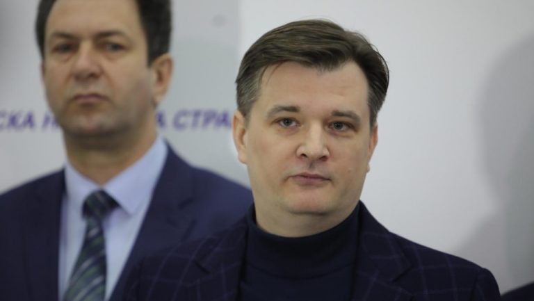 Milenko Jovanov: “Parandilo na magarcu – dve glave isto misle, šest nogu, a dve vise”