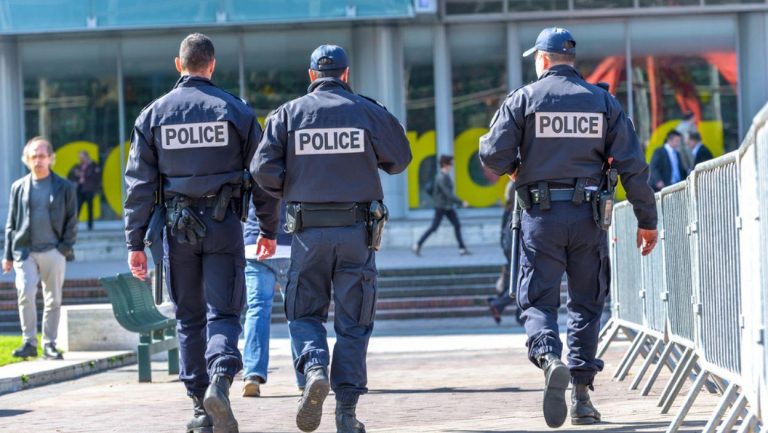 PODMETNUTA BOMBA KOD “STADIONA FRANCUSKA”? Opsadno stanje u Parizu, specijalne jedinice na nogama