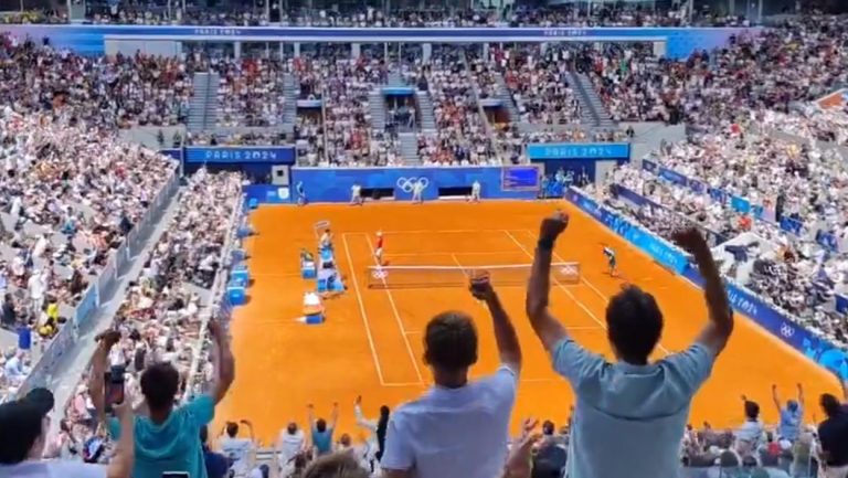 POSLE SVEGA ŠTO SE DESILO: Pogledajte ludnicu na Šatrijeu kad je NOVAK KONAČNO UZEO SET (VIDEO)
