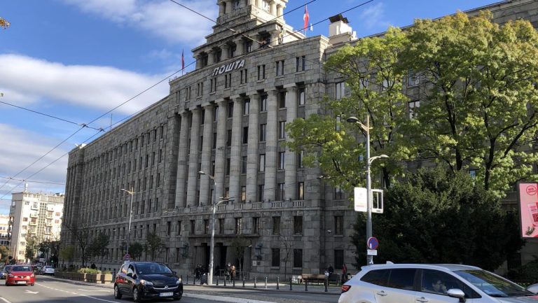 Srpski narod na KiM pod sve većim pritiskom: “Pošta Srbije” najoštrije osudila nove provokacije iz Prištine