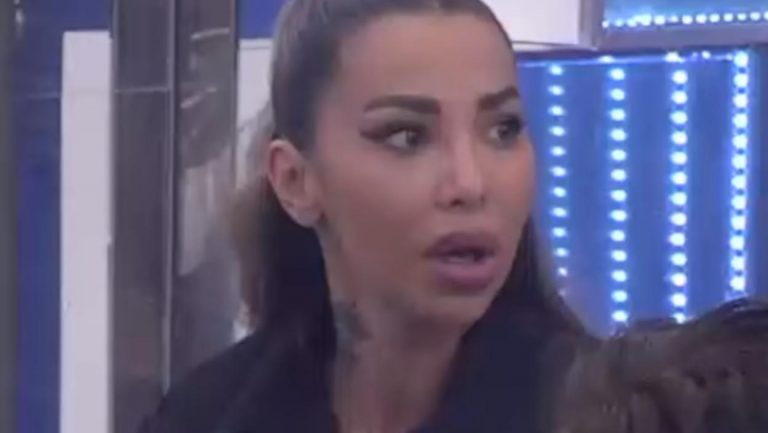 Retrogradna amnezija Ahmićeve – Aneli uhvaćena sa muškarcem za kog tvrdi da ga nikad nije upoznala, prisnost na nivou
