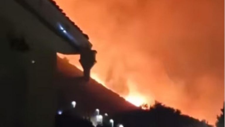 APOKALIPTIČNI PRIZORI PODIVLJALIH POŽARA U CRNOJ GORI Vatrena stihija guta sve pred sobom, ugrožene srpske crkve i manastiri (VIDEO)