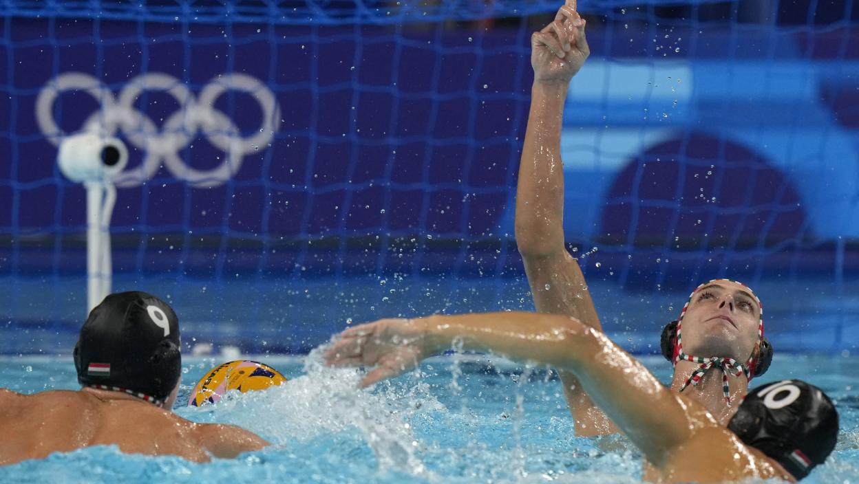 ITALIJANI POTOPLJENI NAKON PETERACA: Mađarska u polufinalu OI!