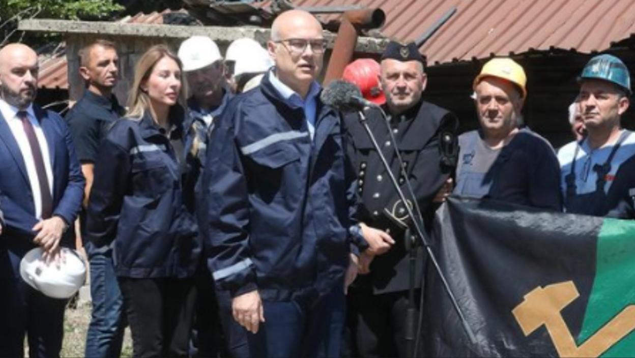 NAJVAŽNIJA PORUKA PREMIJERA VUČEVIĆA: Nеma zatvaranja rudnika “Jasеnovac”, raditе tеžak posao, vašе porodicе živе od ovoga (FOTO)