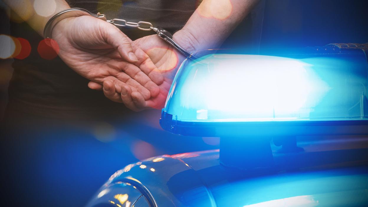 AKCIJA POLICIJE U SRCU PRESTONICE: Uhapšeni muškarci koji su lažirali dokumentaciju, pa pokušali da prodaju stan u vlasništvu Grada Beograda