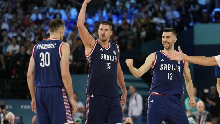 MA NEKA ME SUTRA NE BUDE: Jokić i ekipa slavili u Parizu uz Baju Malog Knindžu (VIDEO)
