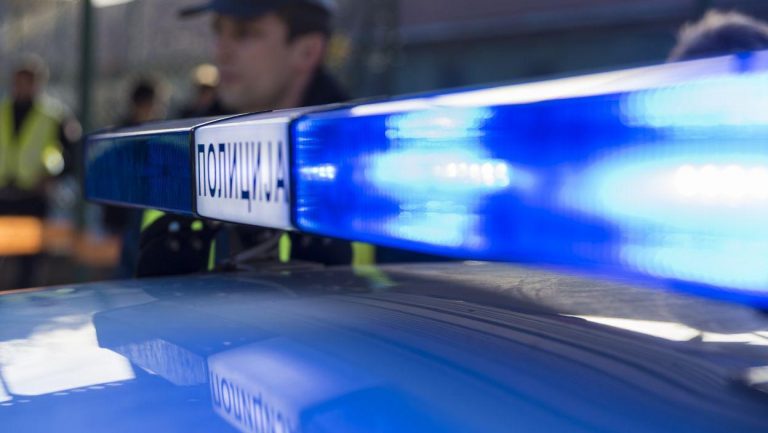 BEŽAO SA AUTOMOBILOM PUNIM DROGE PA PREGAZIO POLICAJCA: Stravične scene u Pančevu