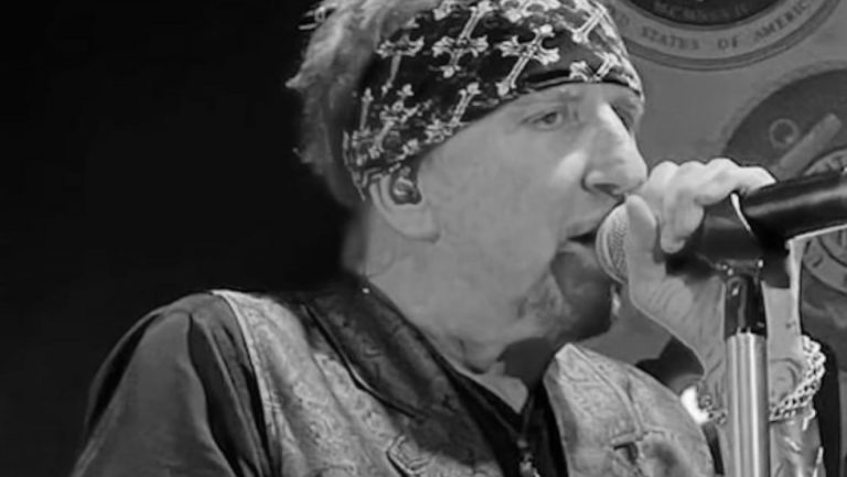 Neverica – PREMINULA velika muzička legenda, bolest bila jača od njega