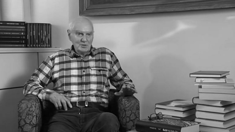 Siniša Pavić SAHRANJEN UZ PESMU iz kultne serije: Muk i suze u Vlasotincu – svi glumci se javno opraštali od scenariste, a na groblju se pojavili SAMO ONI