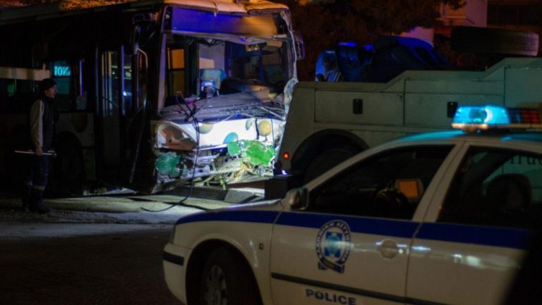 HOROR NA KRITU! Trojica mladića POGINULA u saobraćajnoj nesreći, devojci (22) se BORE za život