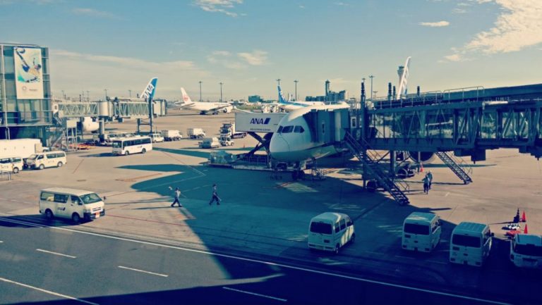 DRAMA NA AERODROMU, OTKAZANO VIŠE OD 30 LETOVA: Zvaničnici sumnjaju na opasnost od terorizma