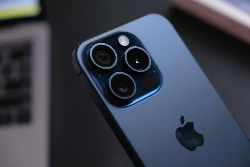 Šok otkriće za vlasnike iPhone-a: Hakeri mogu da vas prate preko Bluetooth-a?