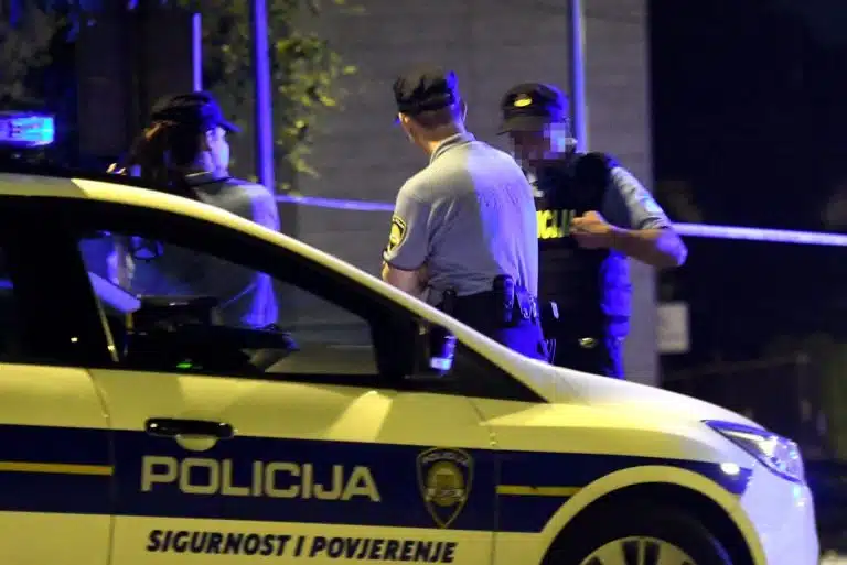 KRILI KOKAIN U SLADOLEDU! Na marihuanu se žalili kupci, sada su u zatvoru