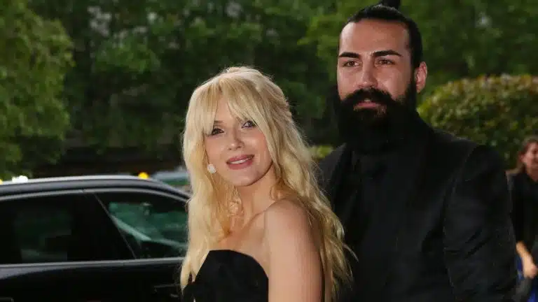 USKRS NIKADA NE DOČEKAJU U SRBIJI Nikolina i Saša jednu tradiciju moraju da ispoštuju svake godine: “Ujutru prvo to uradimo”