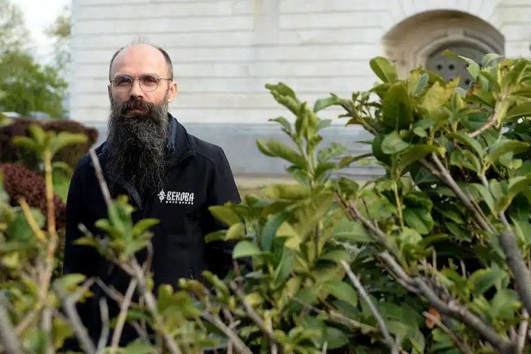 MOLITVA JE ČUDO, JEROMONAH SIMEON MI JE OTVORIO OČI: Dragan Bogavac otkriva kako mu je oprostio njegov duhovnik, starešina manastira Rukumija!