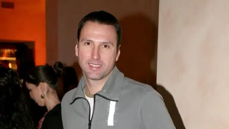 PLAKAO ZBOG MRVA NA STOLU, PA GA ŽENA PRIJAVILA ZA NASILJE Šta je danas sa poznatim srpskim sportskim komentatorom koji je bio u centru skandala: Na mrežama pustoš