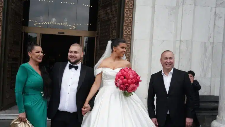 “SAMO SAM ČUO VRISAK, ODMAH SU JE ODVEZLI KOD LEKARA” Nova drama u Đanijevoj porodici: Evo šta se desilo pevačevoj SNAJKI MINJI