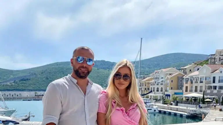 “IMAO JE 1.000 DINARA U DŽEPU KAD SMO SE UPOZNALI” Naš pevač imao je dva propala braka, a onda se oženio lepoticom: “Pravio sam greške”