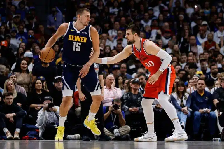 JOKIĆ BLISTAO, ALI UZALUD – BOGDANOVI KLIPERSI NAPRAVILI BREJK! Denver pao posle neviđene drame! Nikola zabeležio TRIPL-DABL, pa “zabrljao” na kraju!