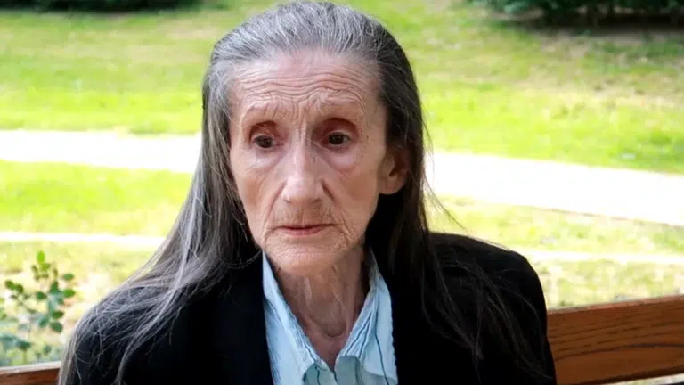 “SOBU U DOMU ZA STARE I NEMOĆNE PLAĆAM 500 EVRA, NE OSTAJE MI MNOGO” Čuvena glumica otkrila detalje iz života: “Deca roditelje stave u dom i uzmu stan”